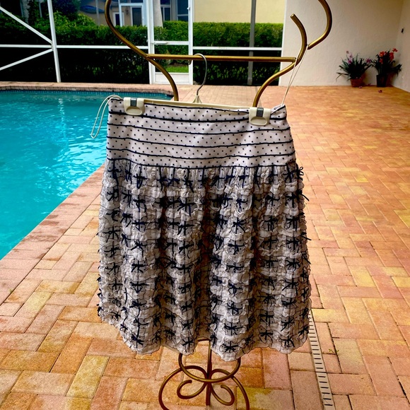 Playful Bill Blass Bow Skirt - Picture 1 of 9